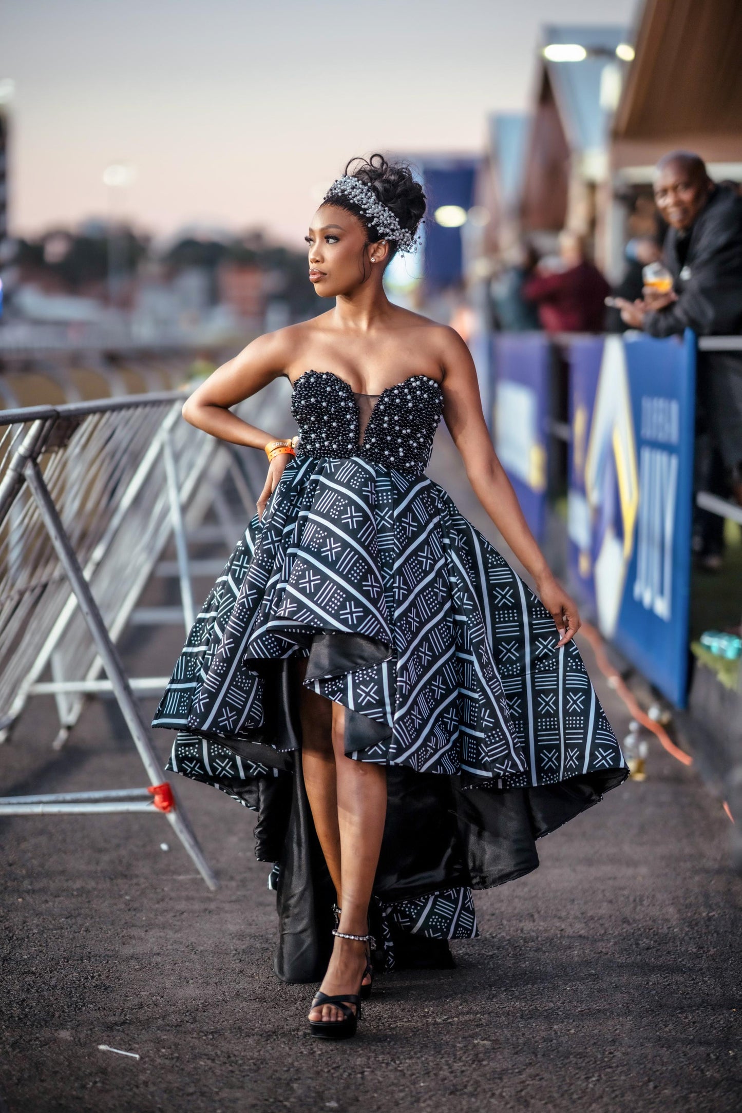 Monochrome Sarah Dress With Doek