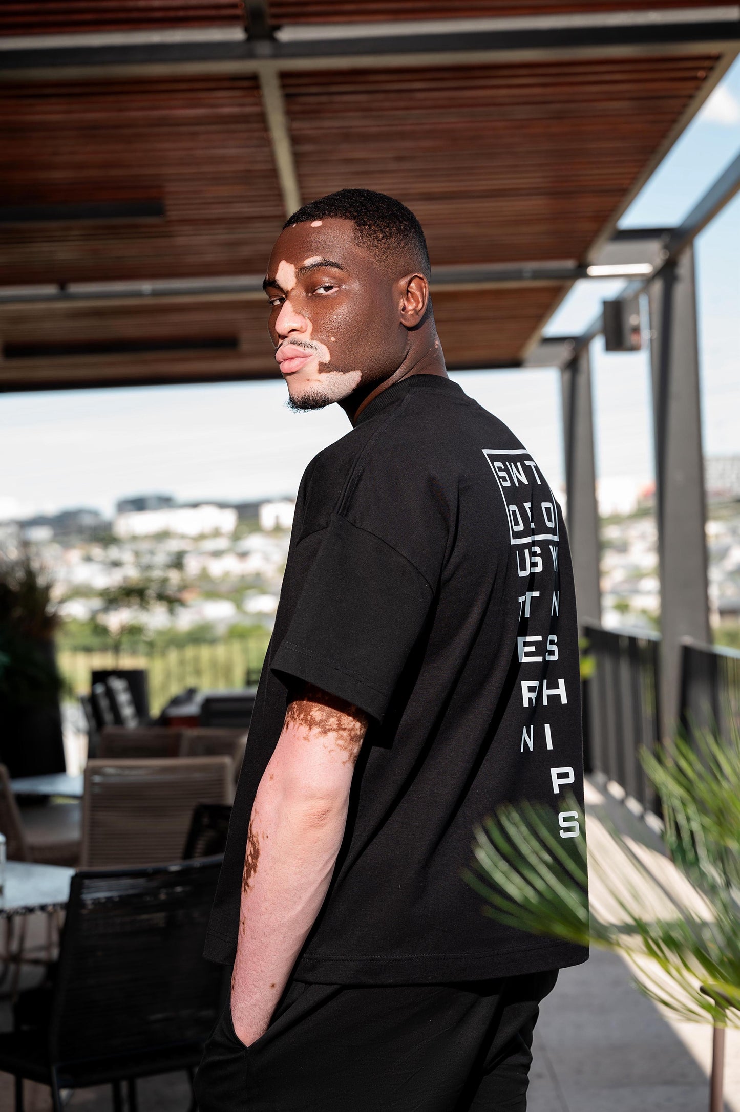 Black S O W E T O  T-shirt